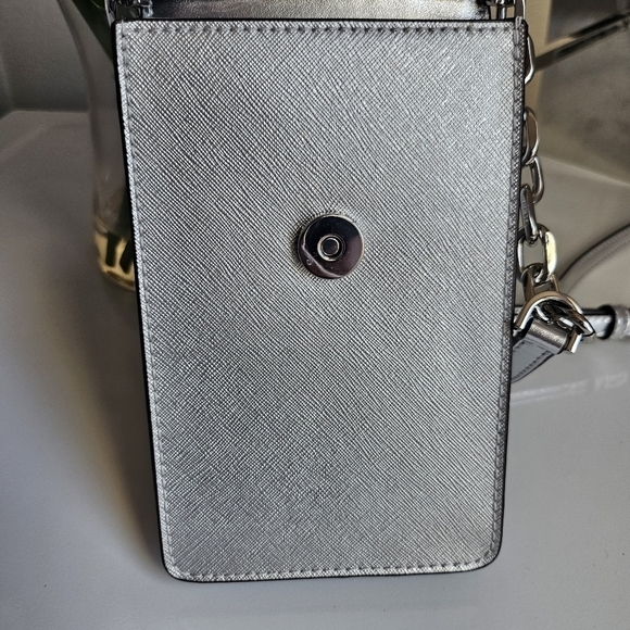 Michael kors phone crossbody - Picture 5 of 10